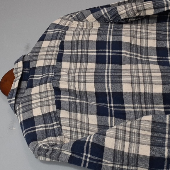 American Eagle Outfitters Plaid Cream Navy Flannel Shirt - Picture 6 of 8